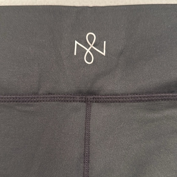 Body Gray Leggings with Pockets - Size L/XL - Picture 7 of 10